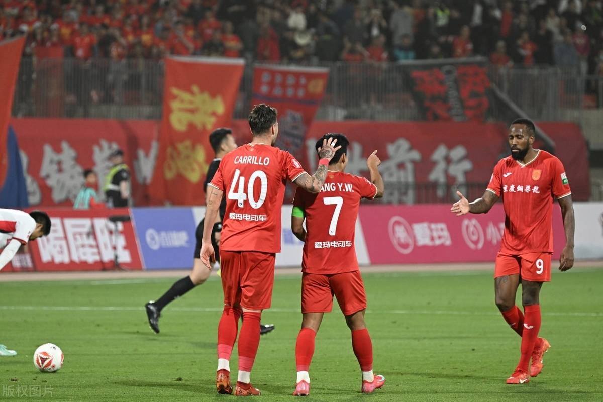 开云下载-球队在主场比赛中连胜，士气高涨