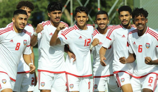 包含争夺亚洲足坛荣耀，豪门争霸正酣的词条