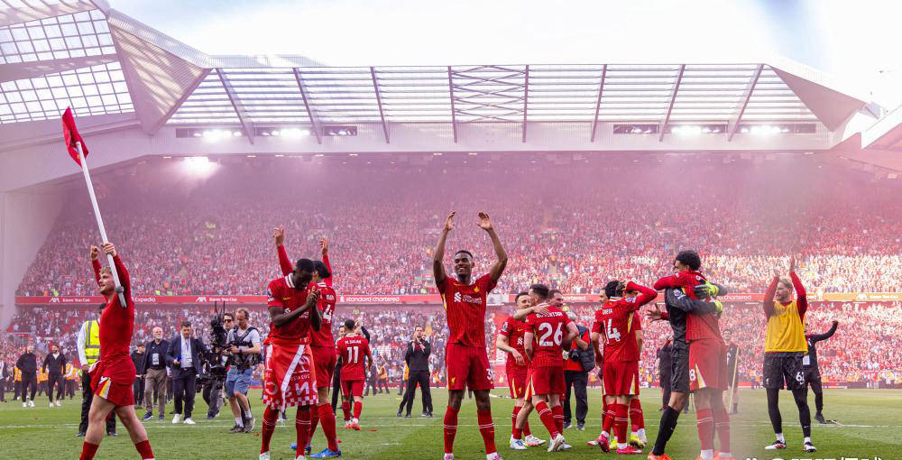 包含球迷热议：谁将登顶比赛之巅的词条