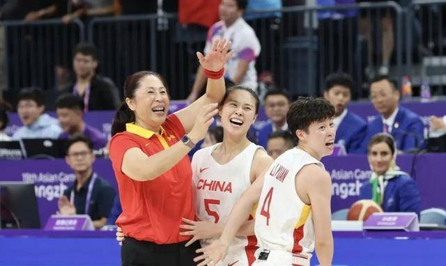 开云体育登录-华鲁夫队员士气高昂，备战紧要比赛