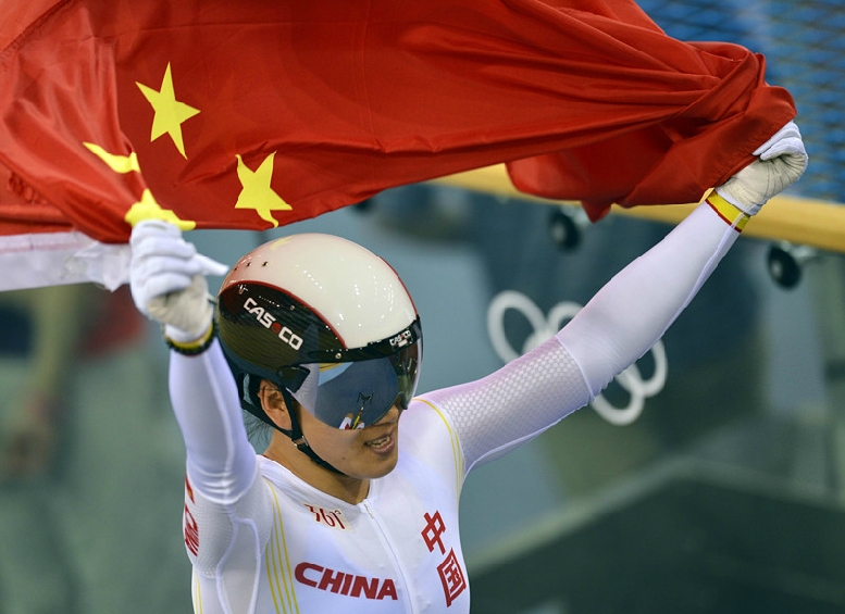 荷兰自行车队团体夺冠，速度快人一步的简单介绍