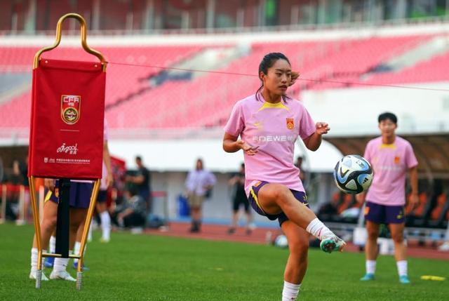 世界女足赛事荣誉赛，中国队迎战高手
