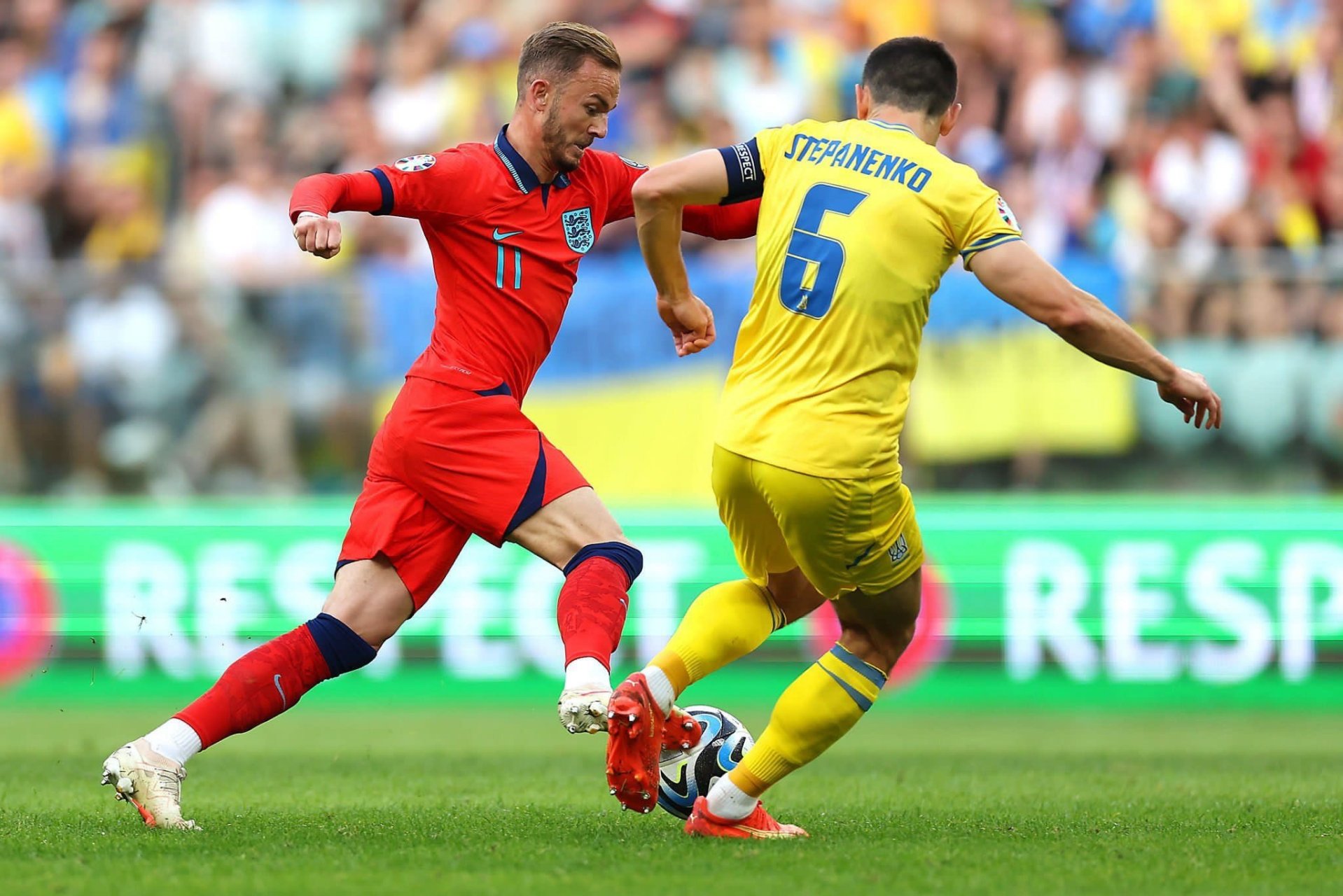 开云体育APP下载-英格兰队不敌乌克兰，小组排名下滑