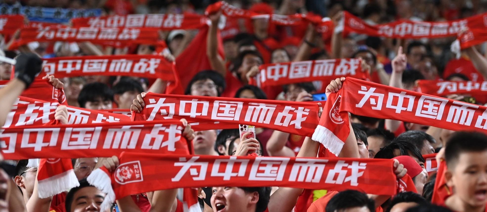 中超联赛球员的拼尽全力，赛场上犹如剑拔弩张的简单介绍