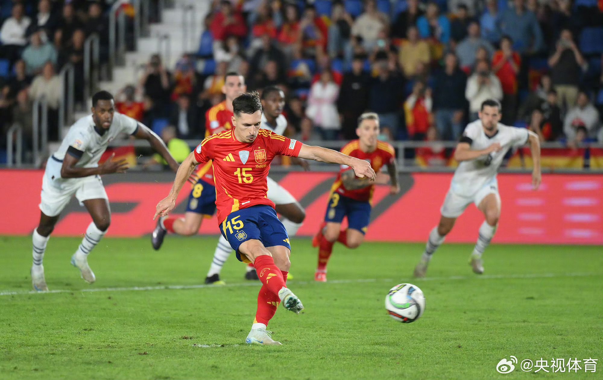 意大利-险胜克罗地亚队挺进八强