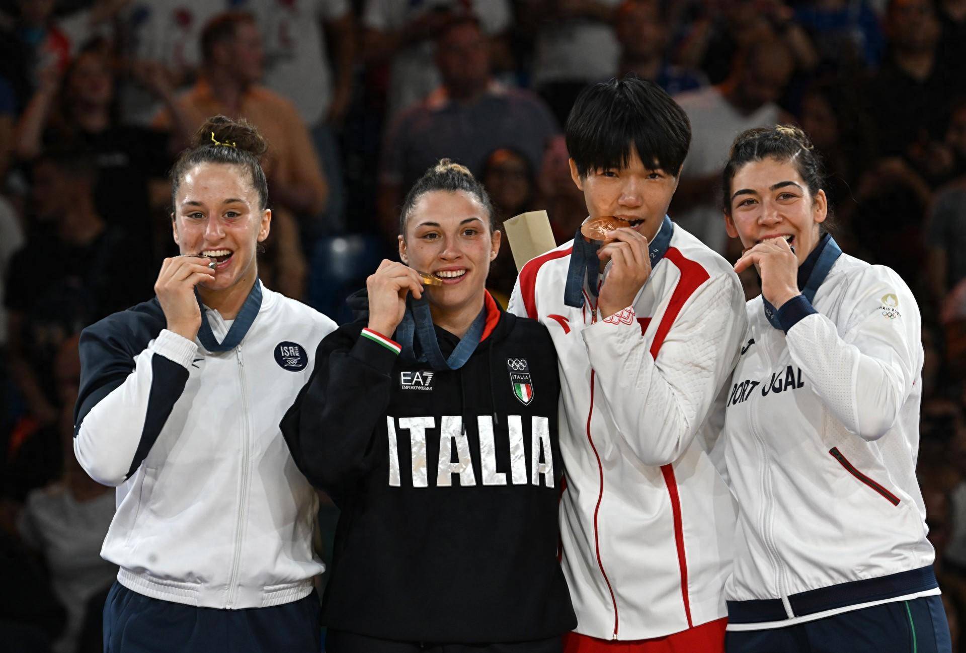 科索沃体操选手表现优异，获得金牌