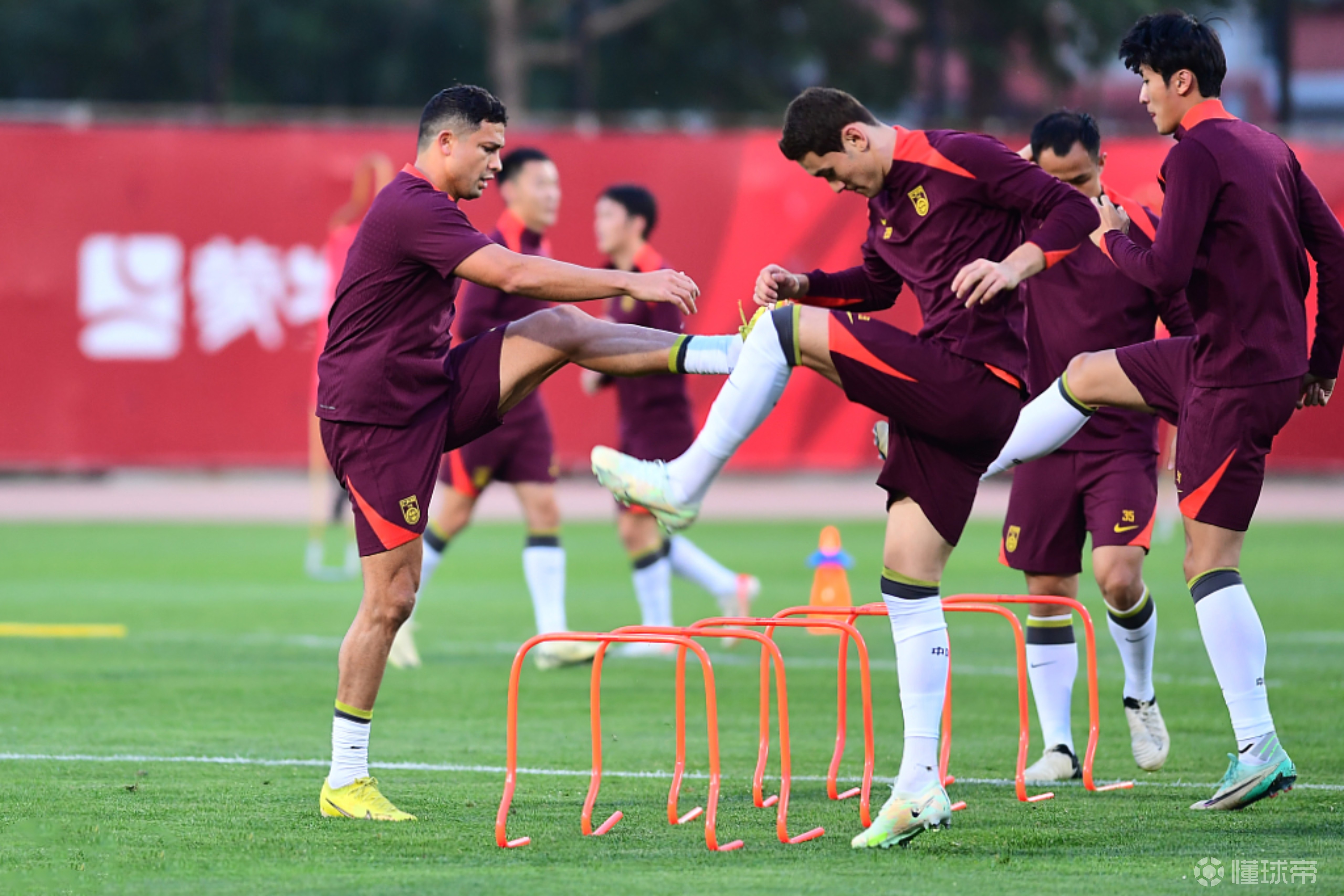 国足成功晋级下一轮比赛