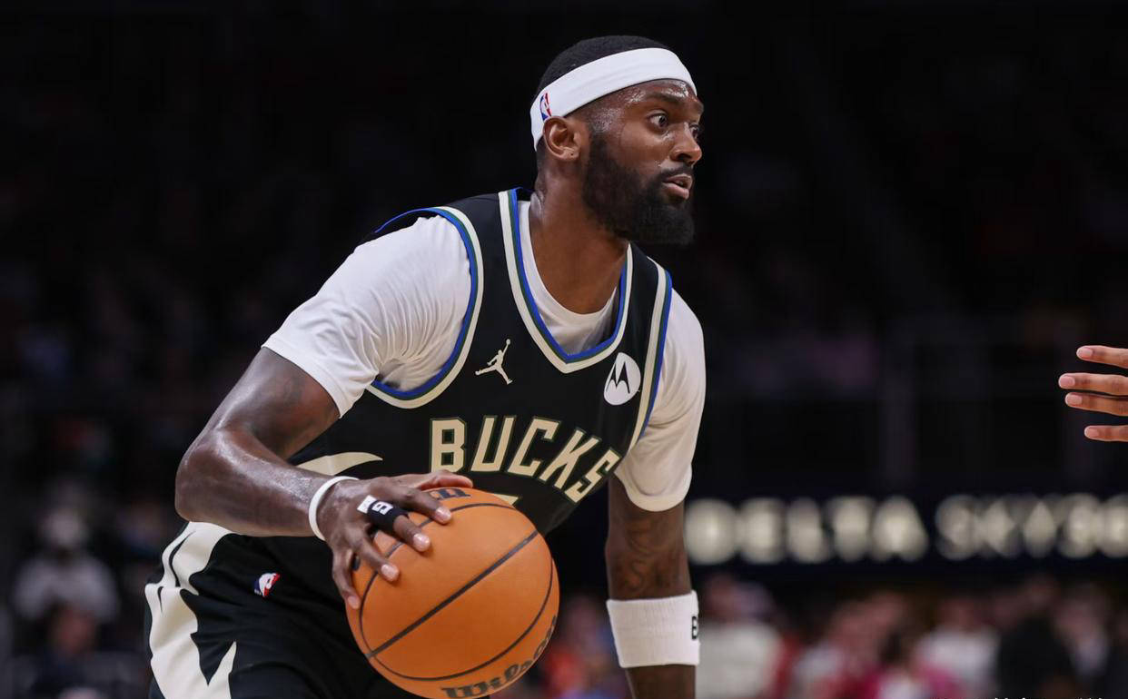 开云体育中国-包含雄鹿轻松击败对手，继续领先东部的词条