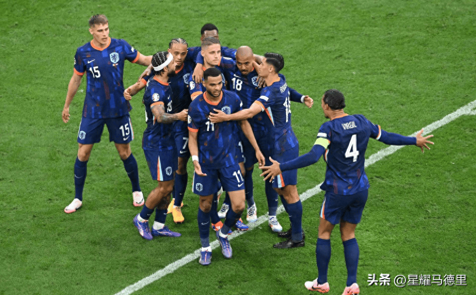 开云体育下载-荷兰球队在比赛中展现出色配合