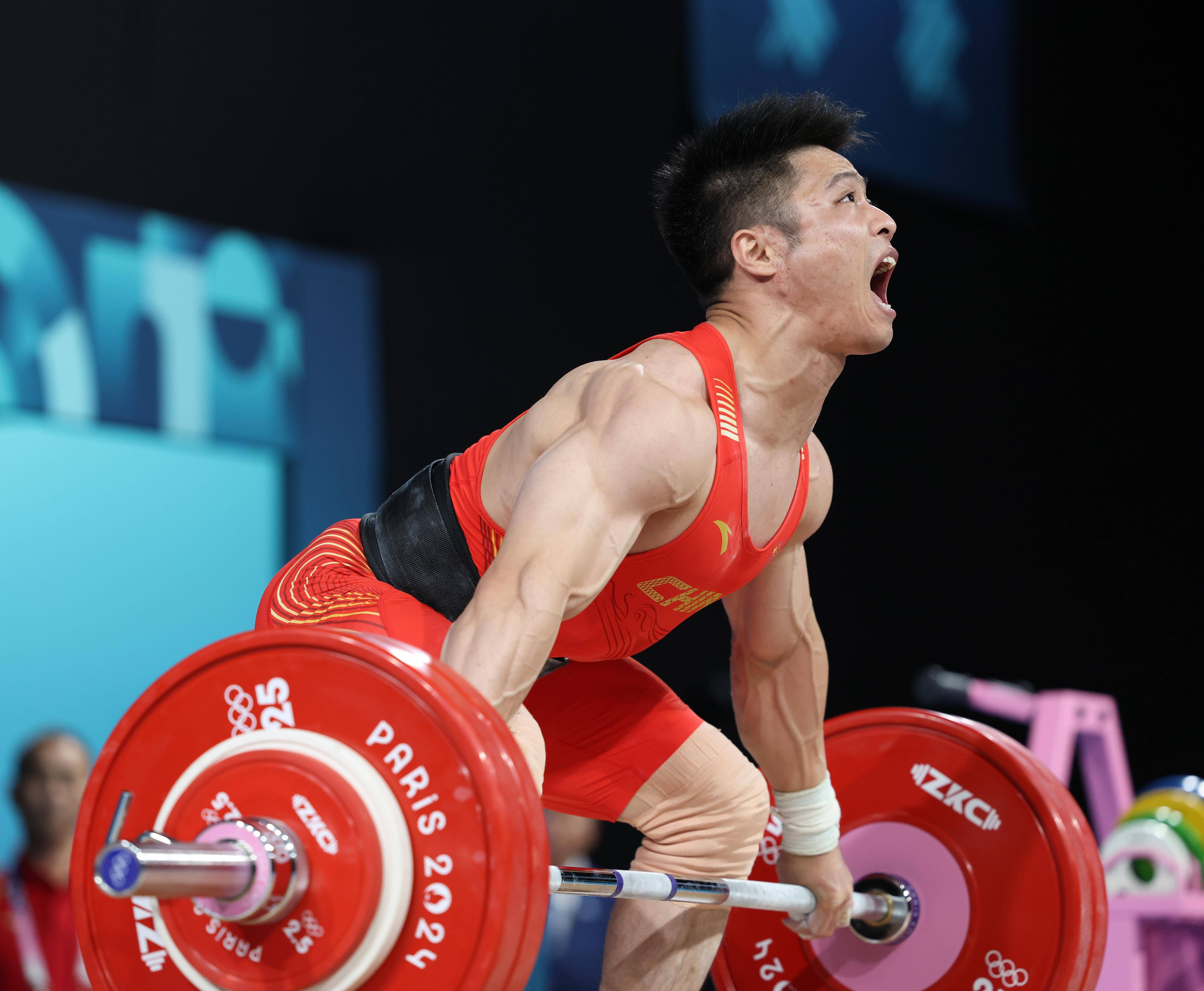 奥克兰举重选手刷新纪录夺得金牌