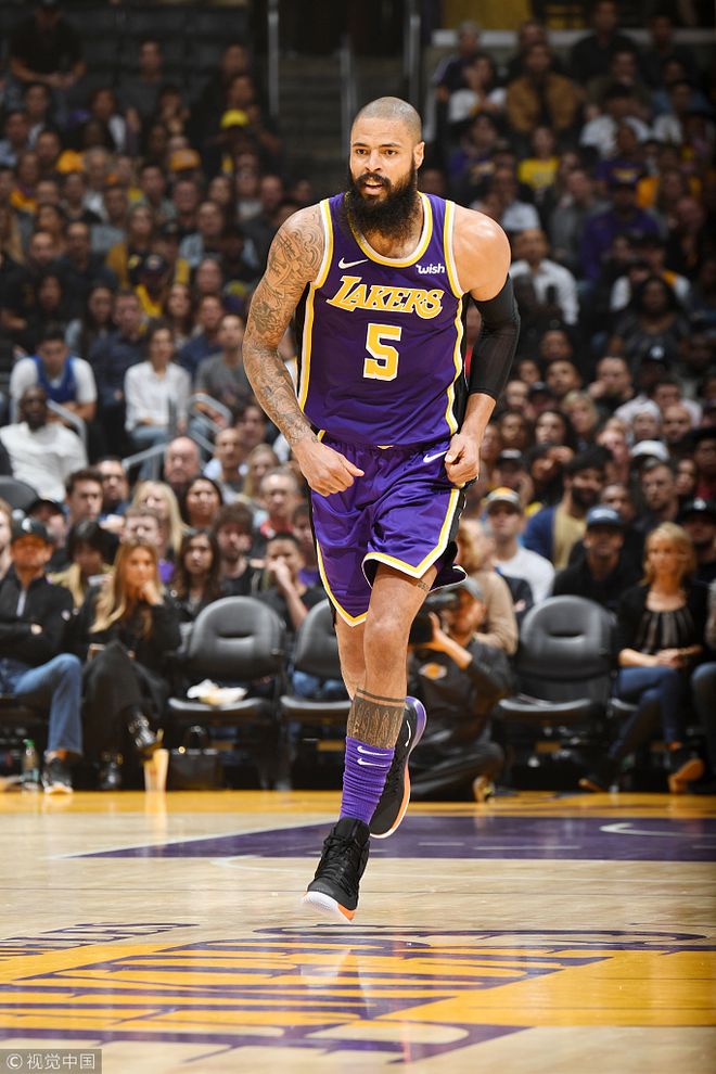 开云下载-阿尔勒球员在场上发挥出色，为球队带来胜利的简单介绍