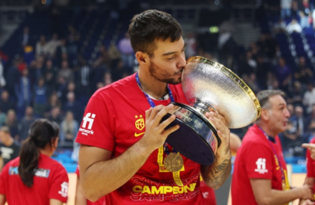 爱沙尼亚负于黑山，球队面临着一连串的挑战与困难