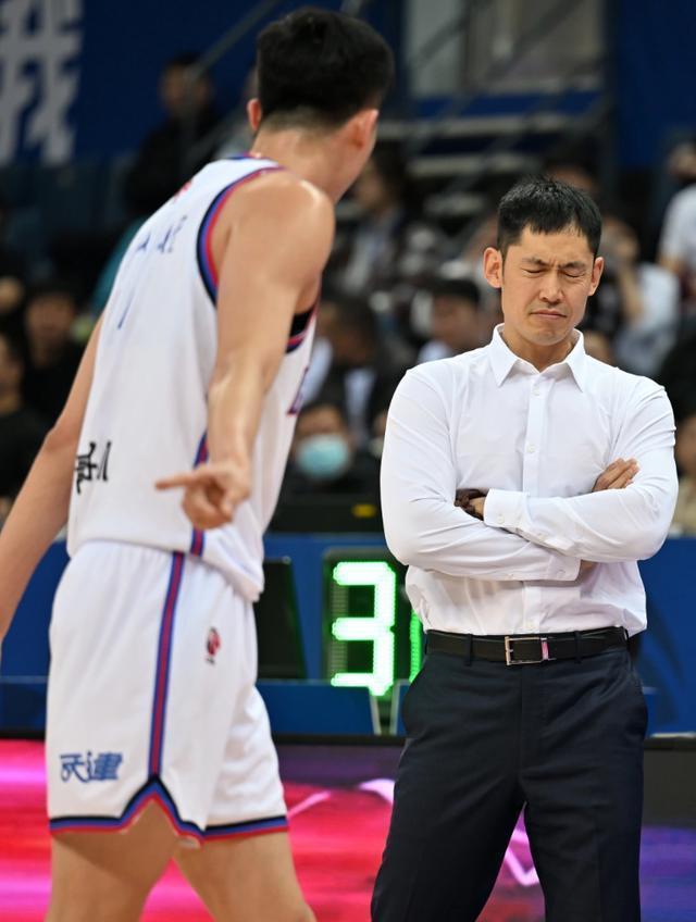 开云体育登录-阿波内斯老将宣布退役，感谢球迷支持