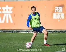 开云体育官方网站-雄鸡雌龙对碰：双雄争胜豪门强战