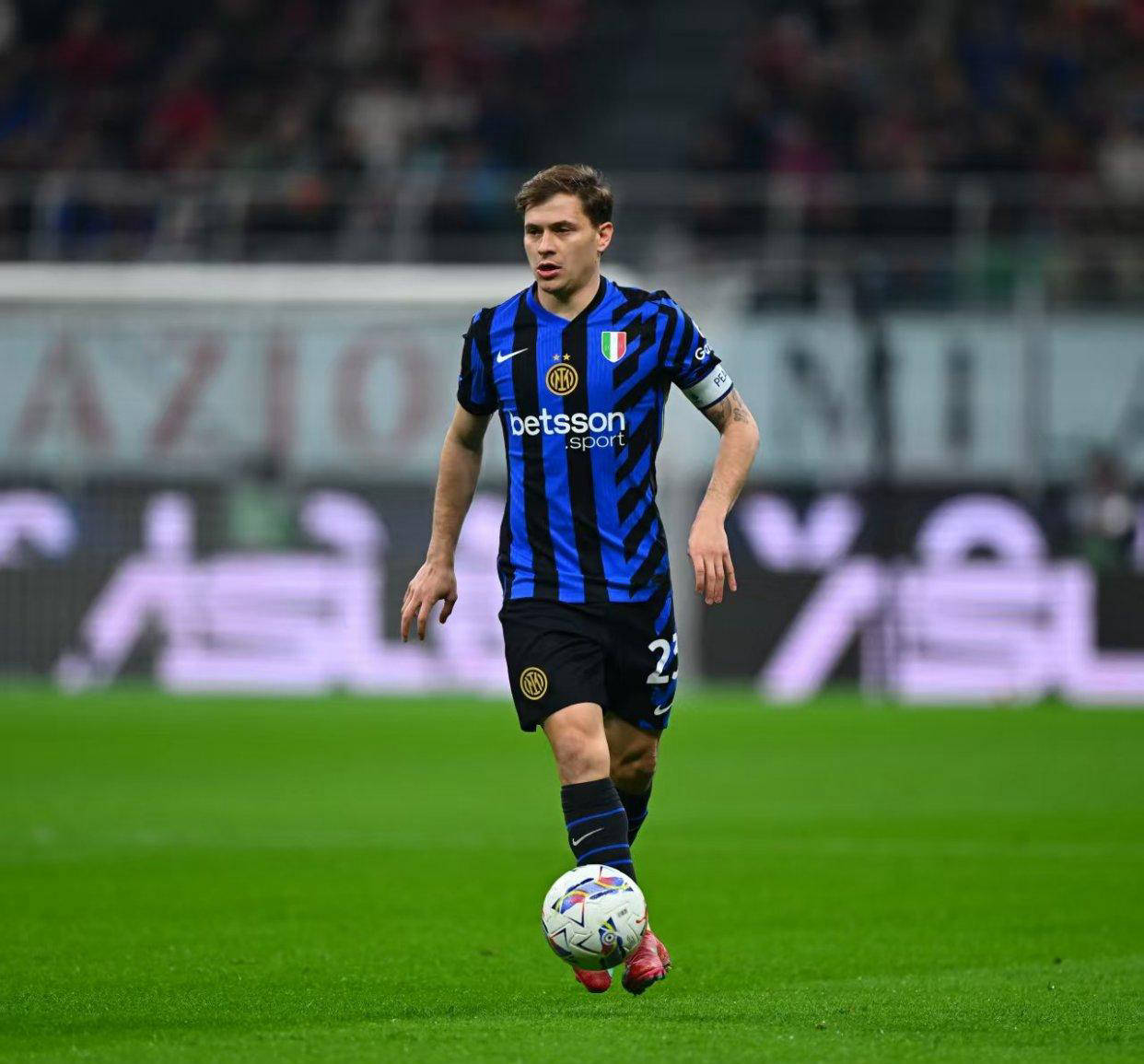 米兰德比战平，两队保持不败纪录