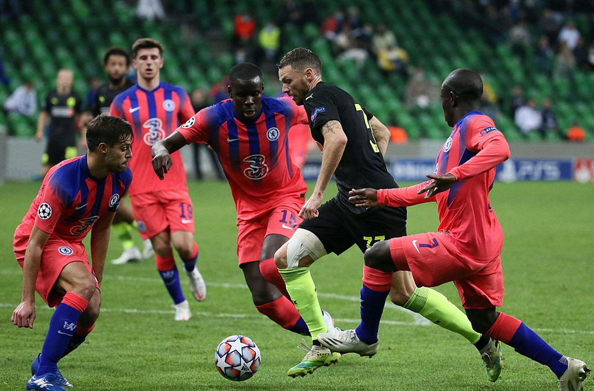 开云体育登录-FNC轻取CLG，Peanut团战一打五强强对话入围赛，技惊四座的简单介绍