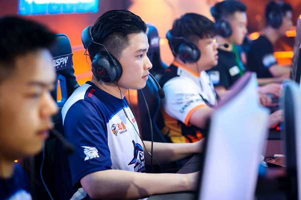 C9轻取LGD，Keria操刀奇招英雄翻盘宿命之战全球总决赛，强势挺进下一轮