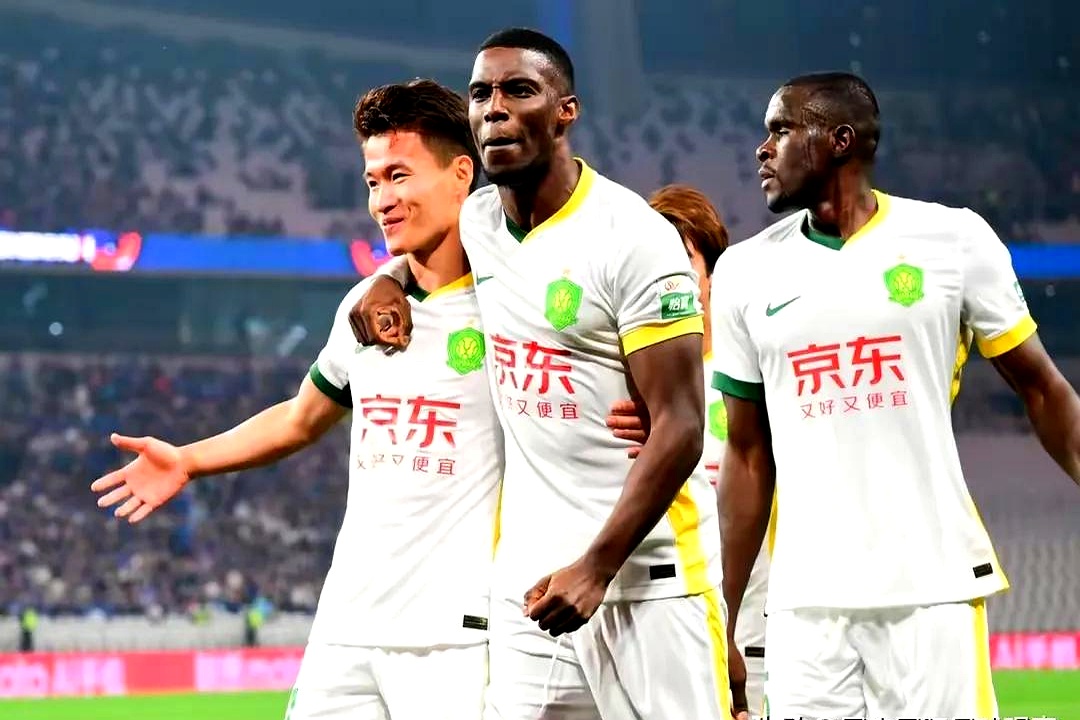 开云体育官方网站-申花不敌国安，遭遇连败引发球迷质疑