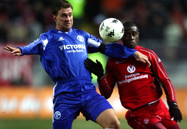 开云体育中国-沙尔克客场告捷，为保级增加希望