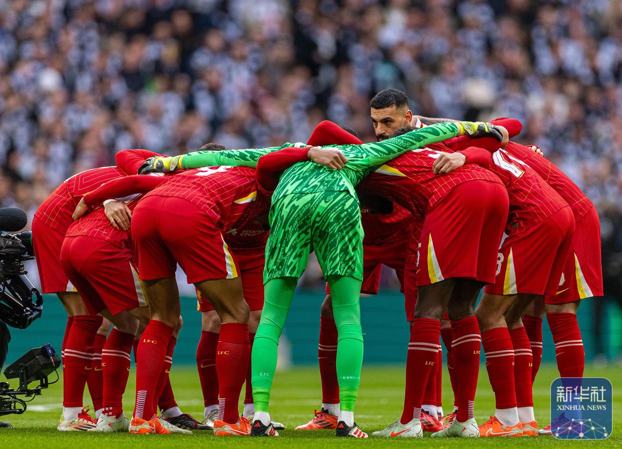 英格兰逆转加的夫，晋级明年圣诞节世界垒球锦标赛