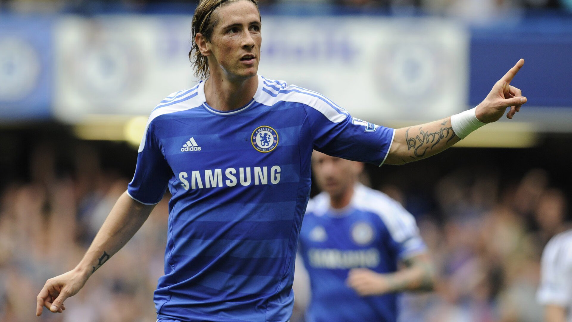 开云体育-当红蓝军团遇上药厂，范戴克领军的葡萄牙式胜利